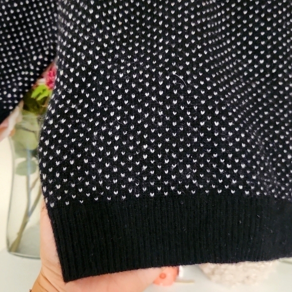 Lambs Wool Blend Heart knit Pearl sweater size large Medium Cozy Winter - Picture 5 of 9